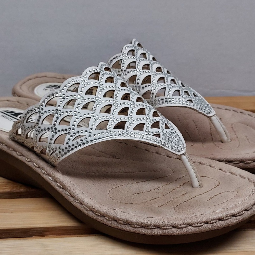 Cliffs White Mountain Womens | White | Thong Sandals Size 8.5